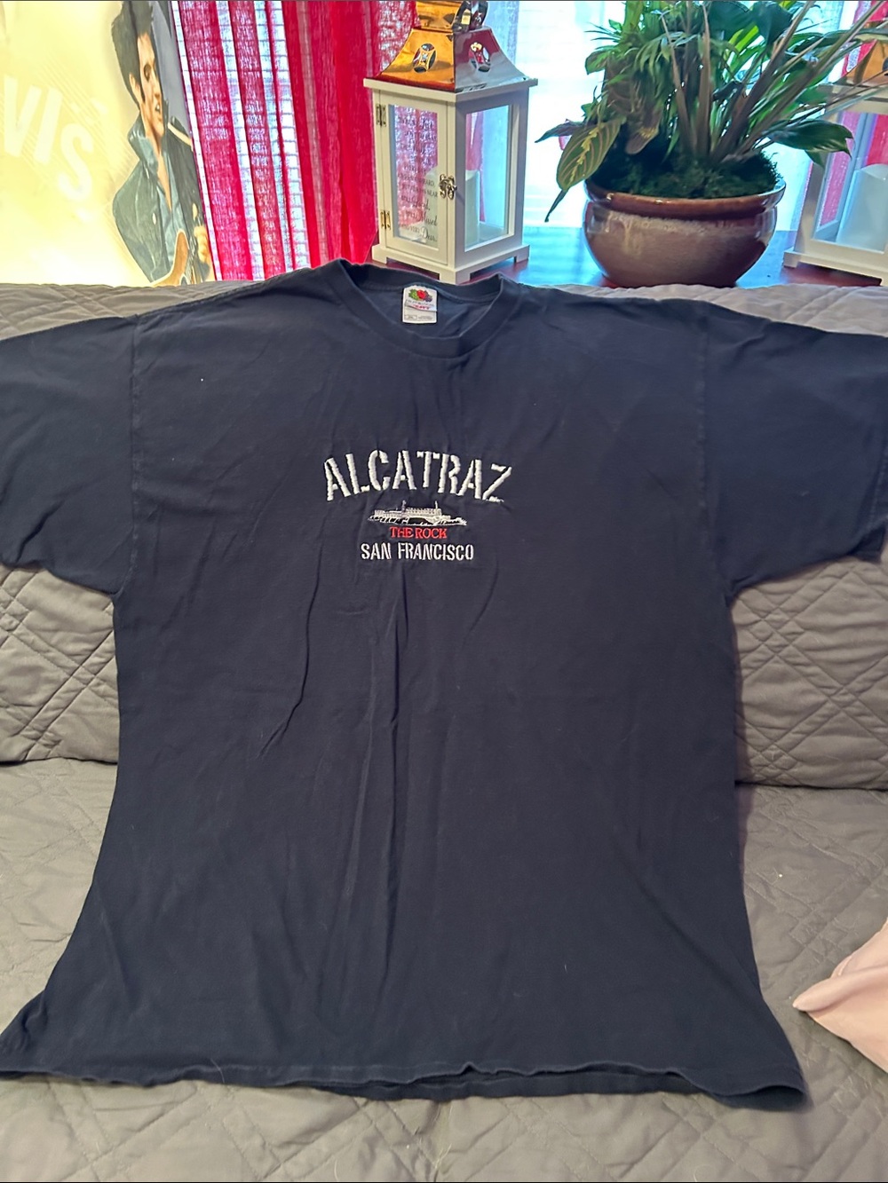Fruit of the Loom Black Alcatraz San Francisco Embroidered Tee